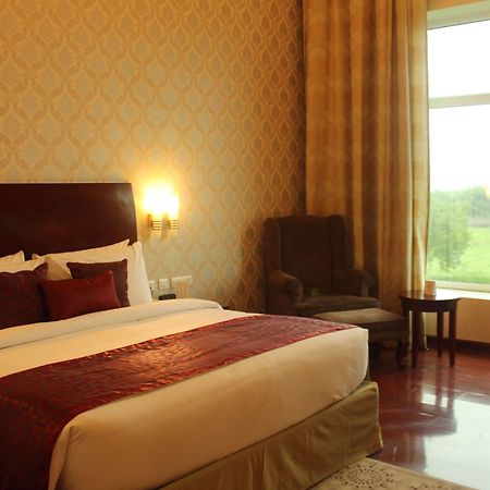 Ramada By Wyndham Jaipur Jaisinghpura Hotel Екстериор снимка