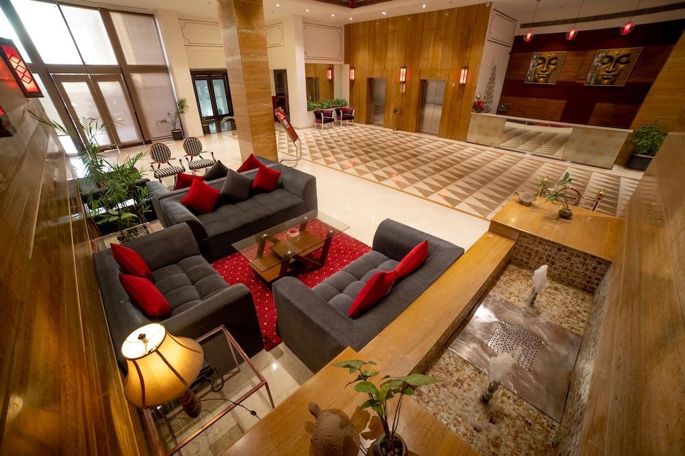Ramada By Wyndham Jaipur Jaisinghpura Hotel Екстериор снимка