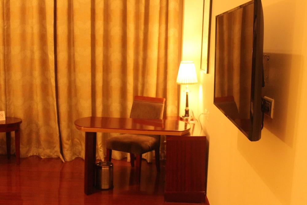 Ramada By Wyndham Jaipur Jaisinghpura Hotel Екстериор снимка