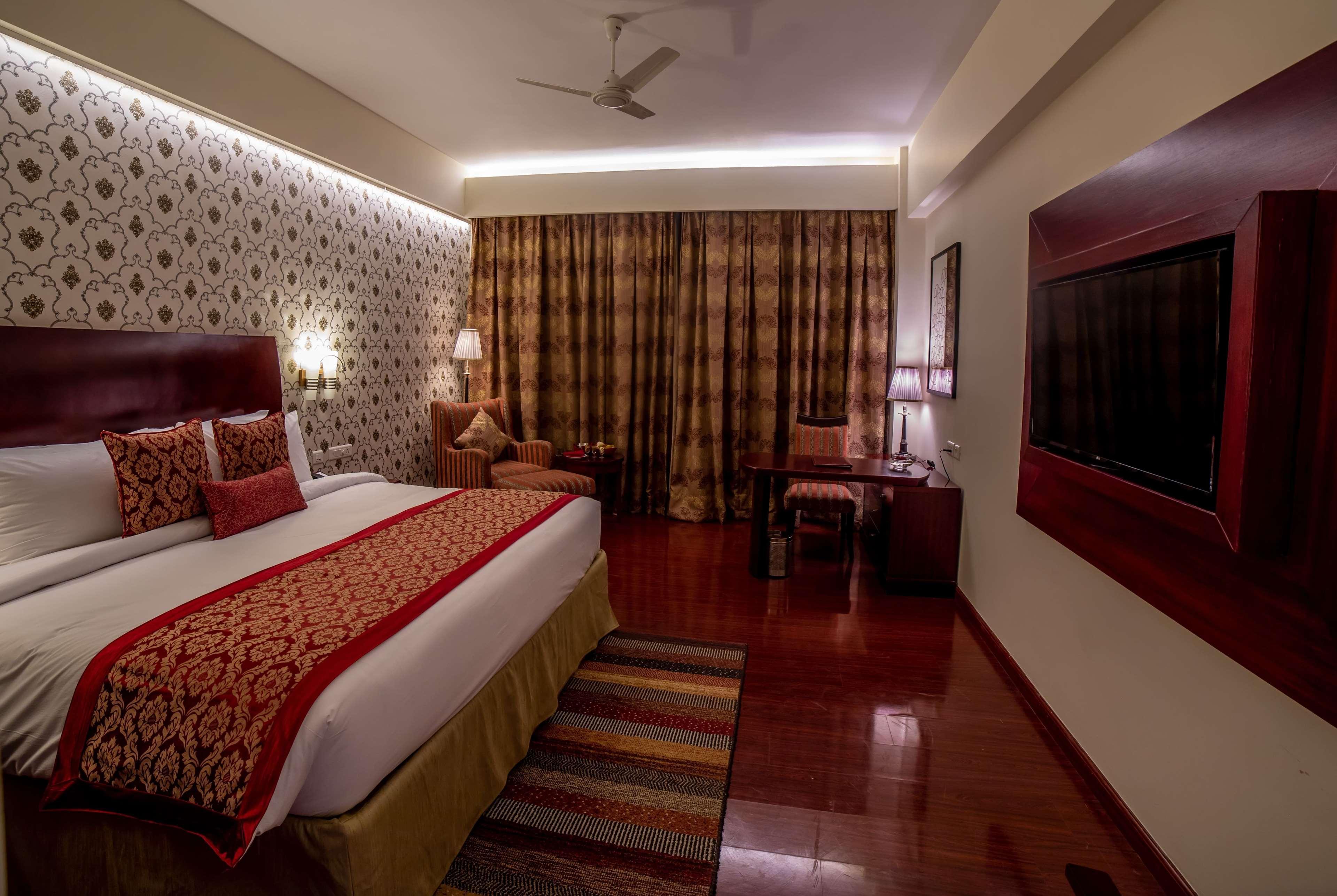 Ramada By Wyndham Jaipur Jaisinghpura Hotel Екстериор снимка