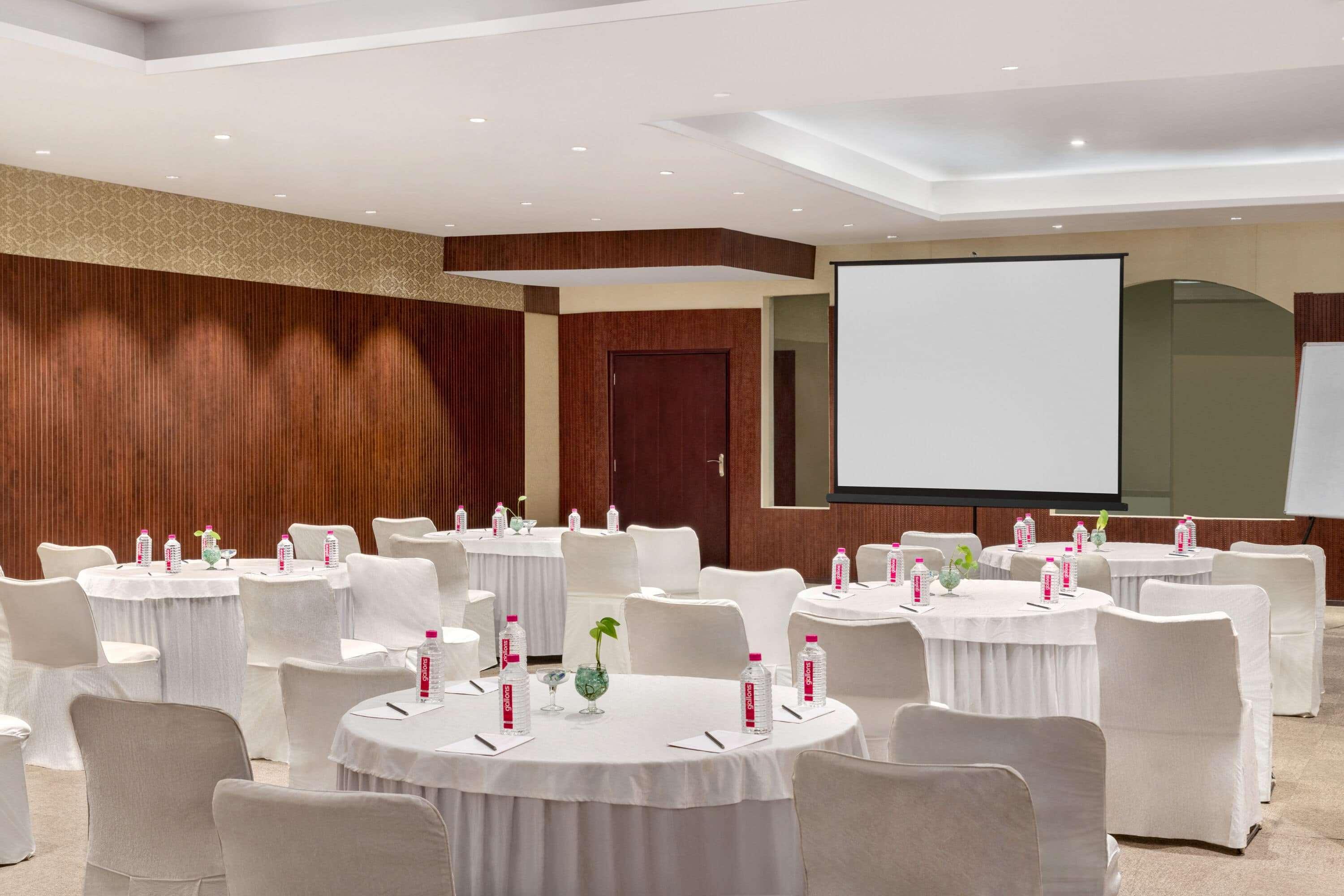 Ramada By Wyndham Jaipur Jaisinghpura Hotel Екстериор снимка