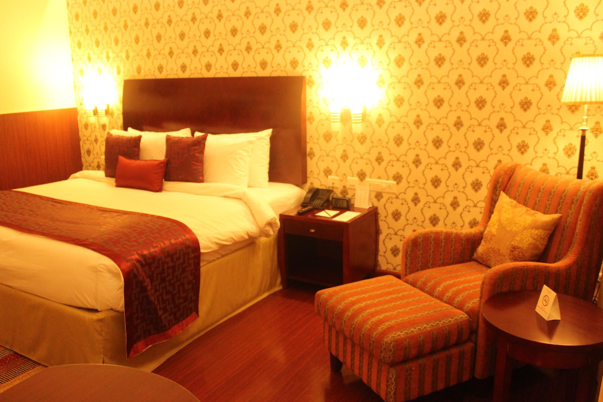 Ramada By Wyndham Jaipur Jaisinghpura Hotel Екстериор снимка