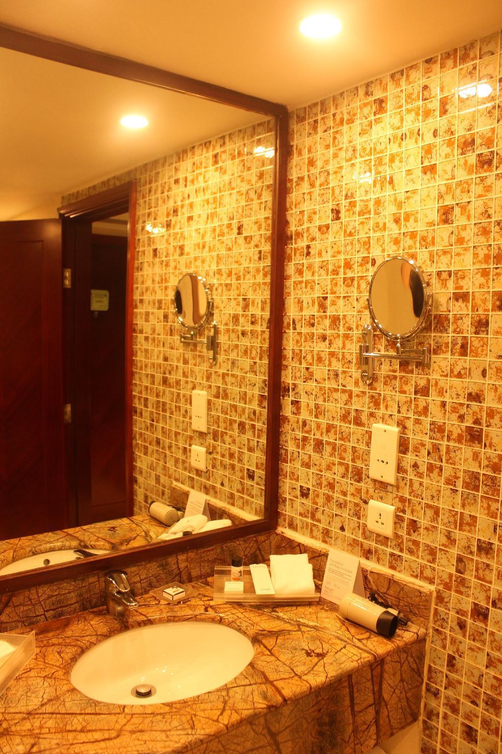 Ramada By Wyndham Jaipur Jaisinghpura Hotel Екстериор снимка