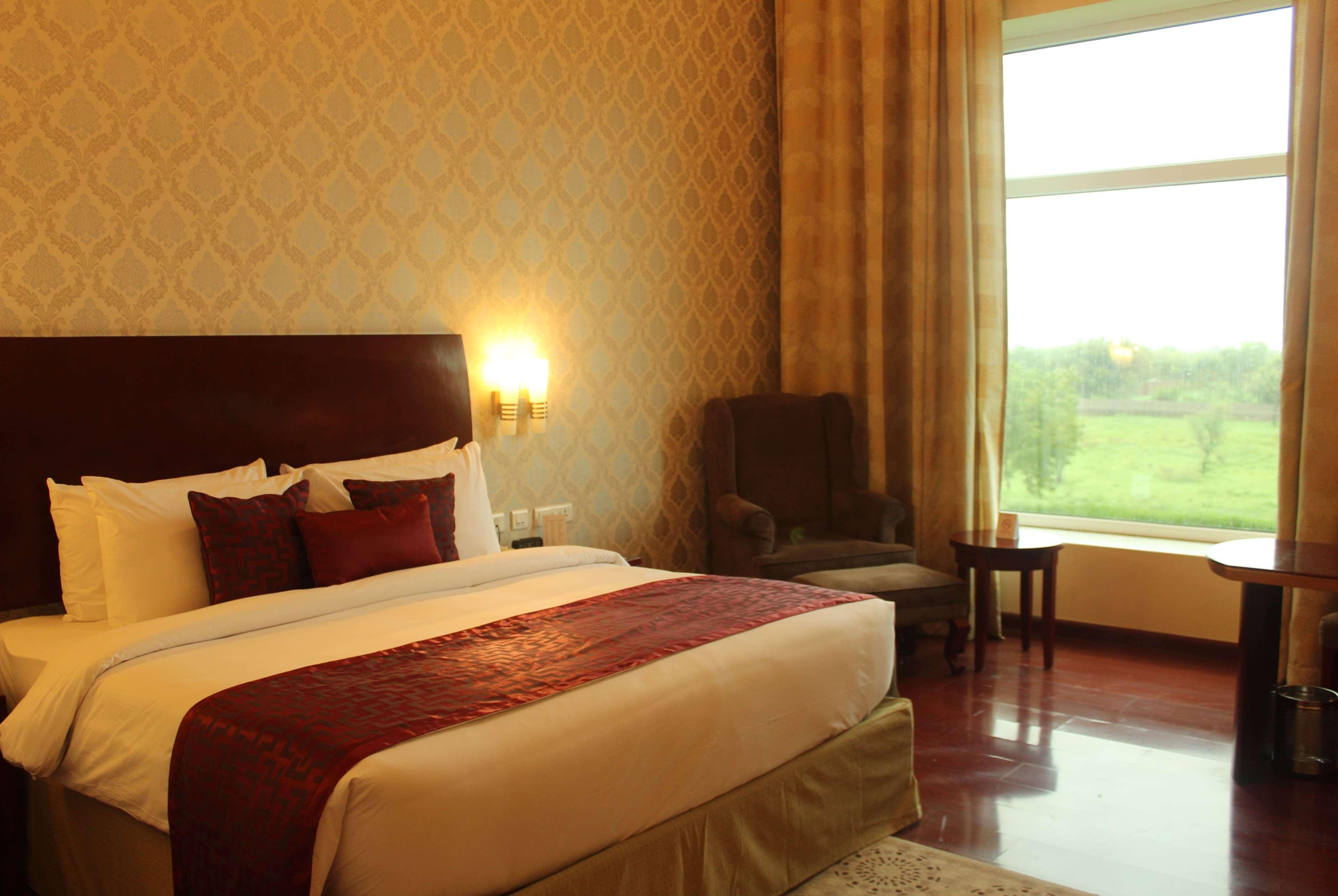 Ramada By Wyndham Jaipur Jaisinghpura Hotel Екстериор снимка